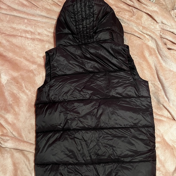 Zara Long Puff Vest - Picture 2 of 3